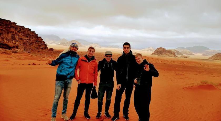 Wadi Rum Bubble Tent & Bedouin Style ภายนอก รูปภาพ