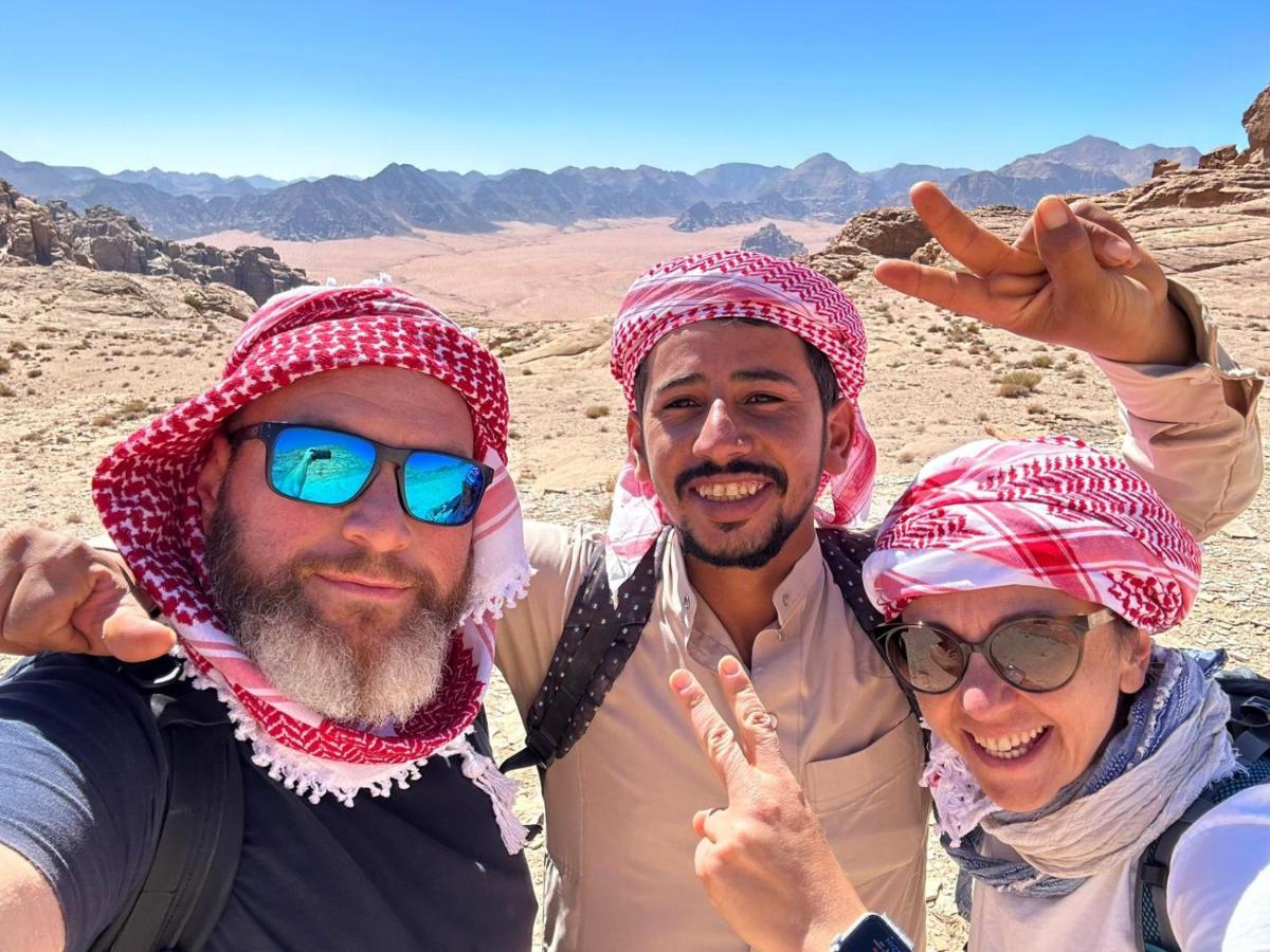 Wadi Rum Bubble Tent & Bedouin Style ภายนอก รูปภาพ